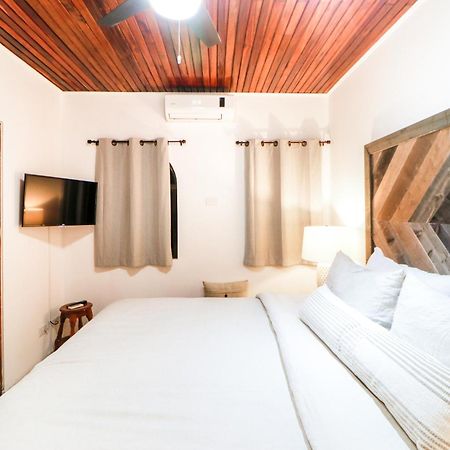 Pacific North Coast Flamingo Marina Resort חדר תמונה