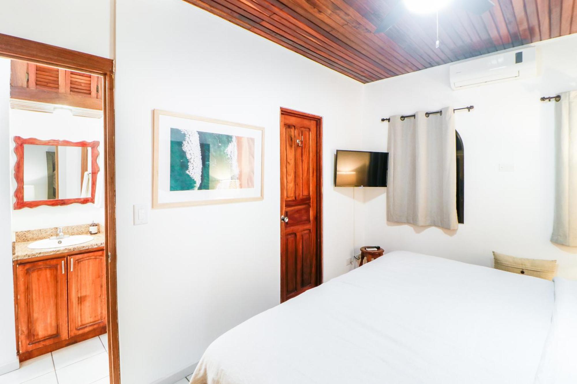 Pacific North Coast Flamingo Marina Resort חדר תמונה